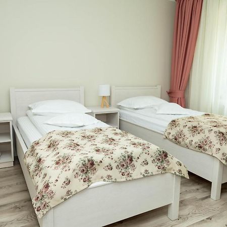 Pensiunea Casablanca Reghin Exterior foto